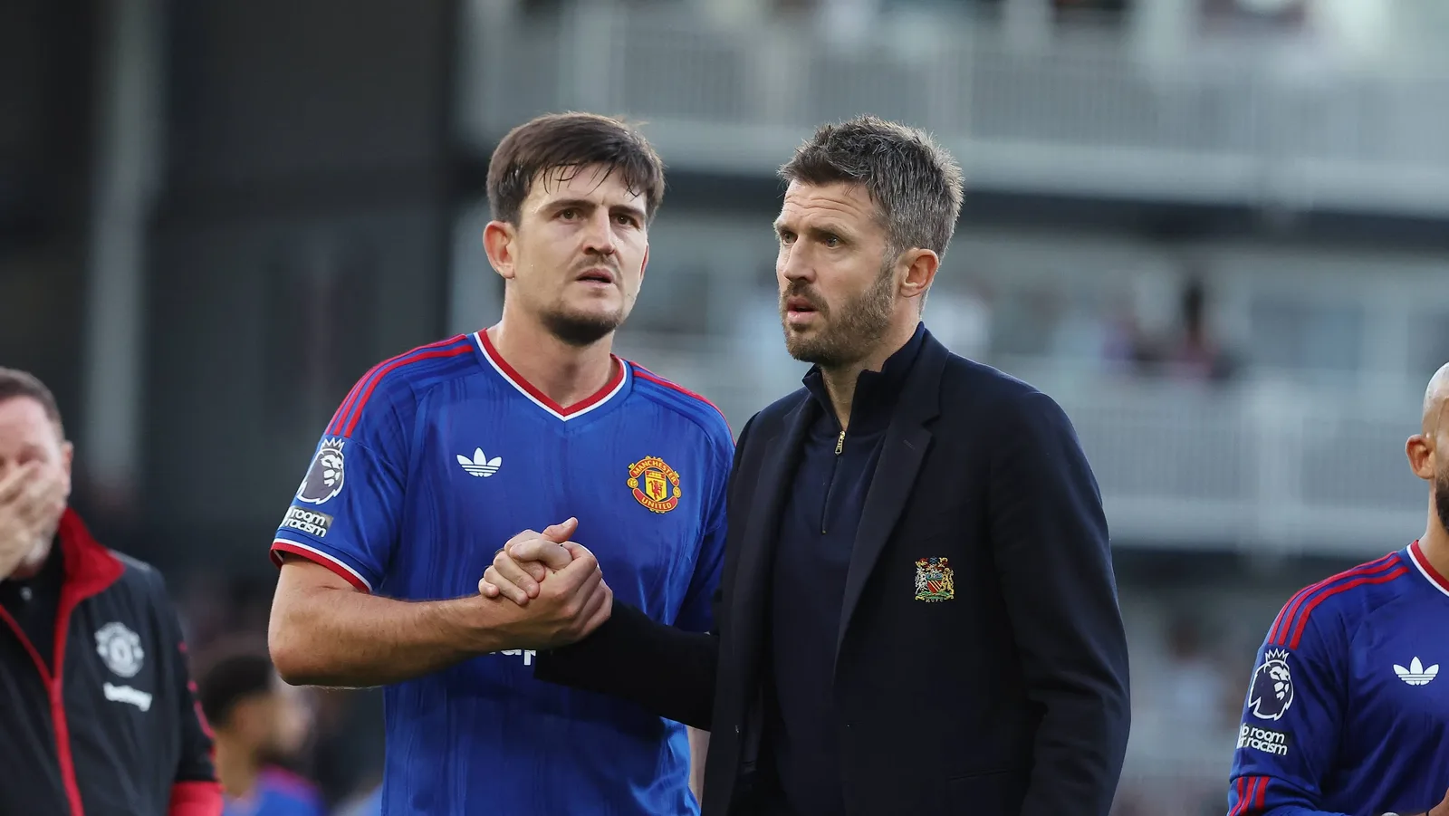 Neville critica atuação do Manchester United no empate com o Fulham