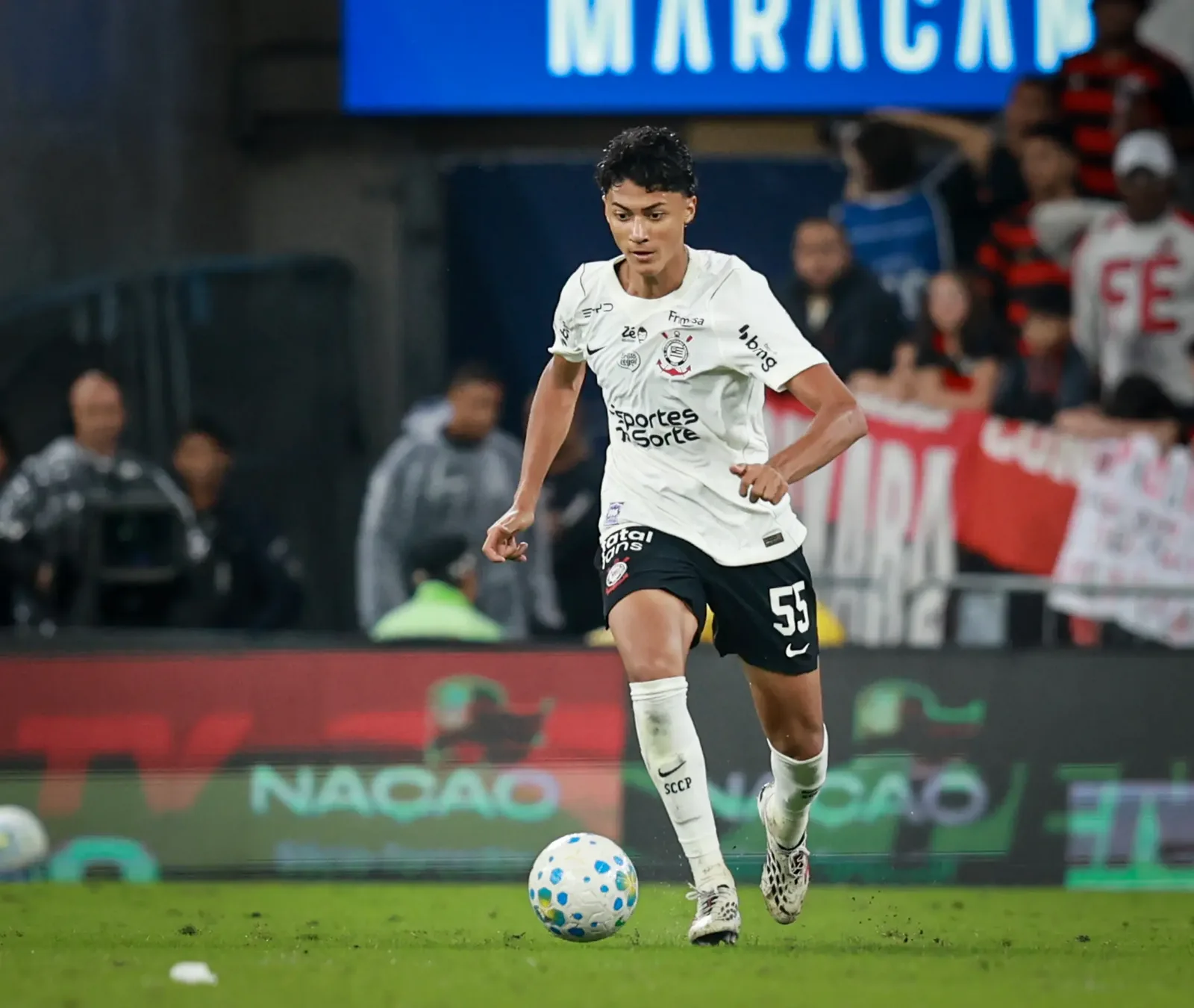 Defesa segura e meio sem criação marcam derrota do Corinthians para o Flamengo