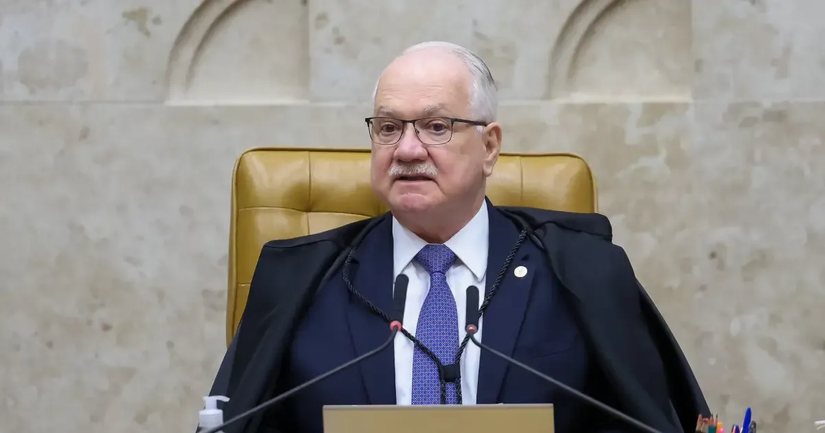 Fachin consulta ministros antes de sessão sobre relação de Moraes com Vorcaro
