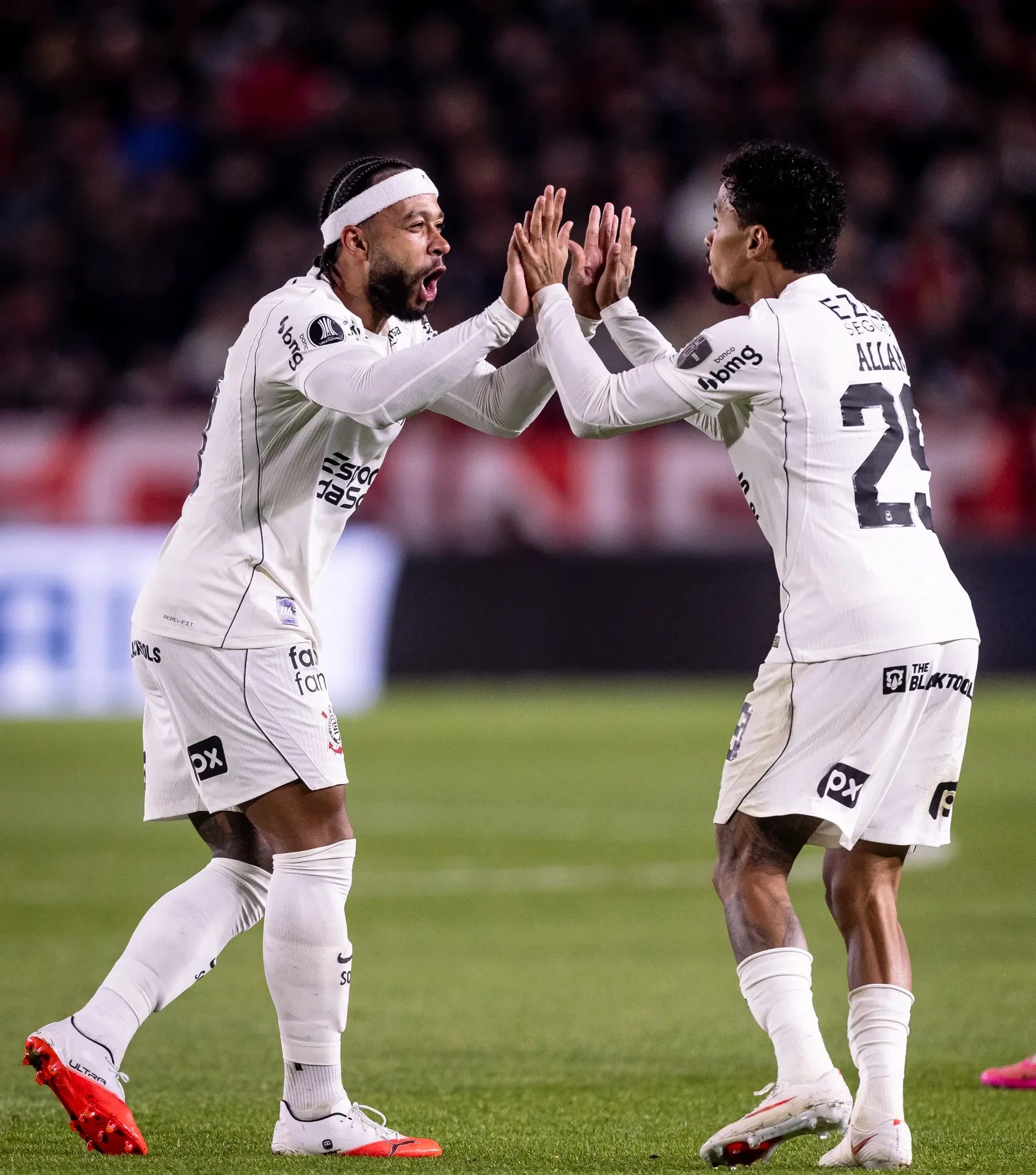 Corinthians decide vaga na semifinal e mira premiação e Libertadores de 2027