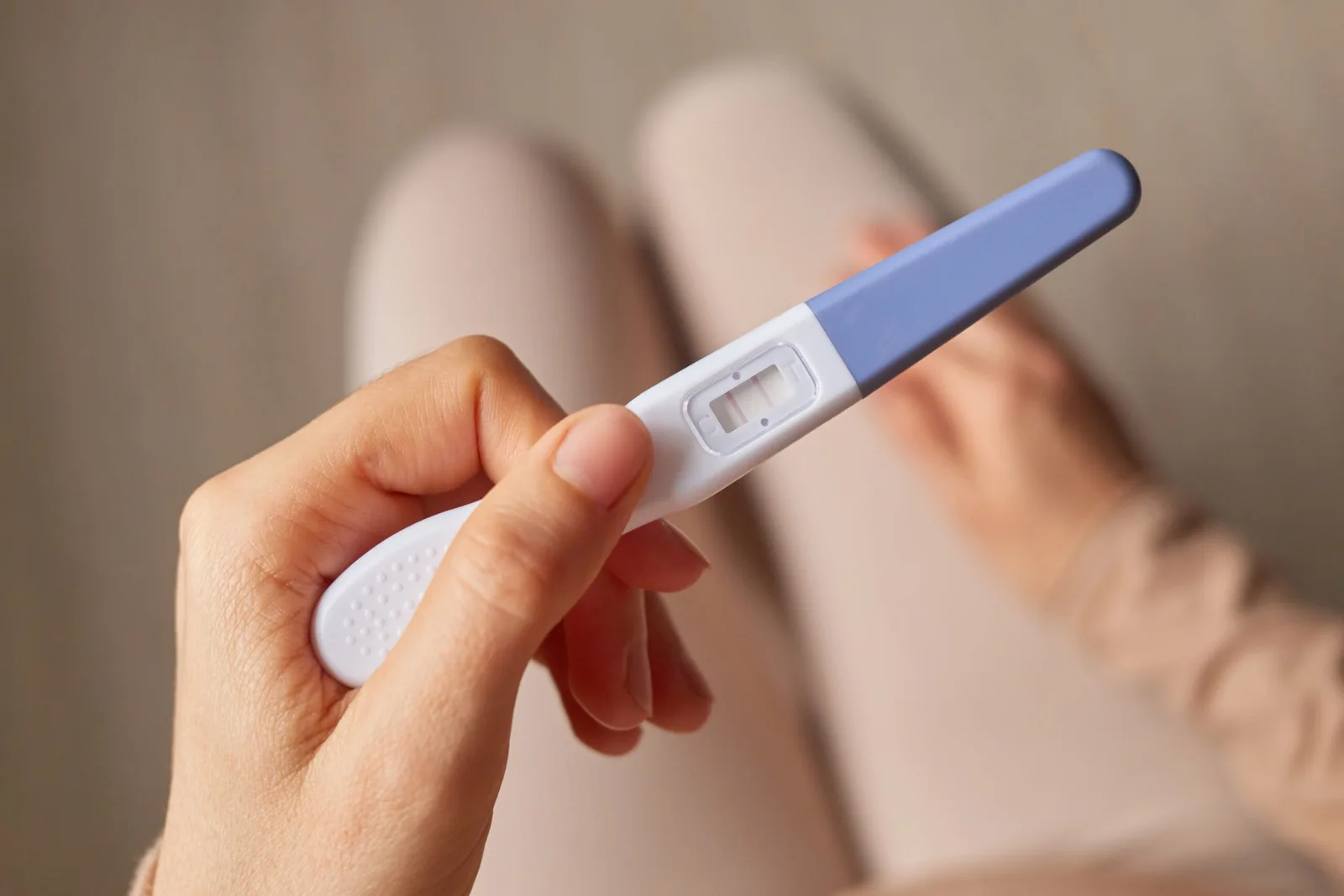 Médica e clínica devem indenizar paciente que engravidou após implante