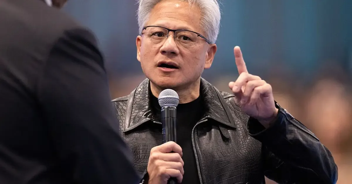 Trump interrompe palestra e liga para CEO da Nvidia sobre IA