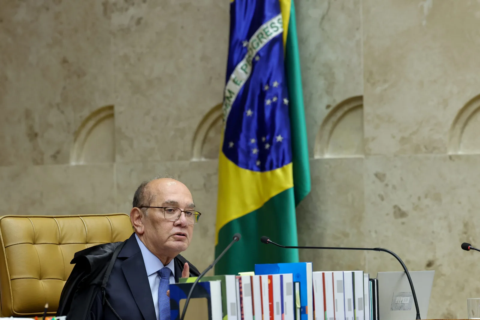 STF rejeita recurso e preserva acesso a dados de ex-assessora de Flávio Bolsonaro