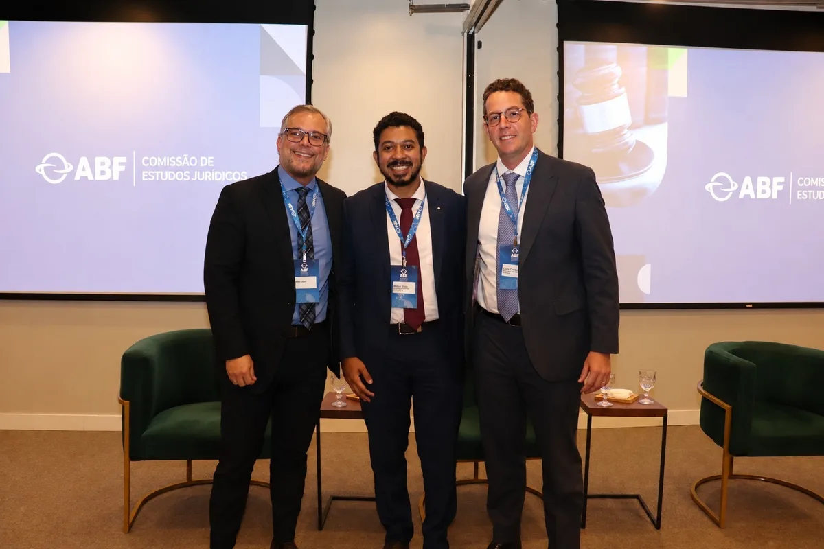 Painel em São Paulo discute pejotização e autonomia em franquias