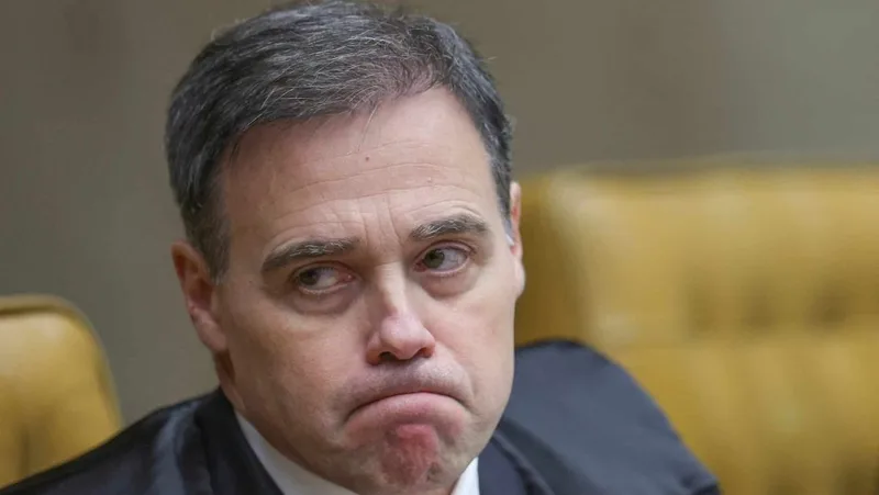 Polícia Federal afirma que gabinete de Mendonça pediu dados de Vorcaro