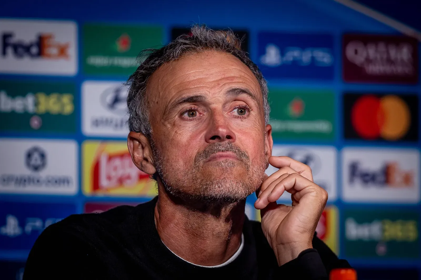 Dro Fernández ganha espaço no PSG após atuação contra o Slovan Bratislava