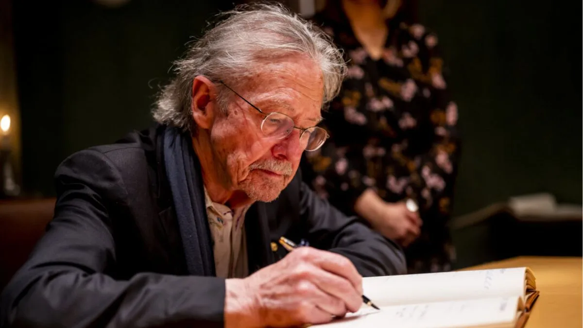 Nobel de Handke reacende crise que abalou a Academia Sueca