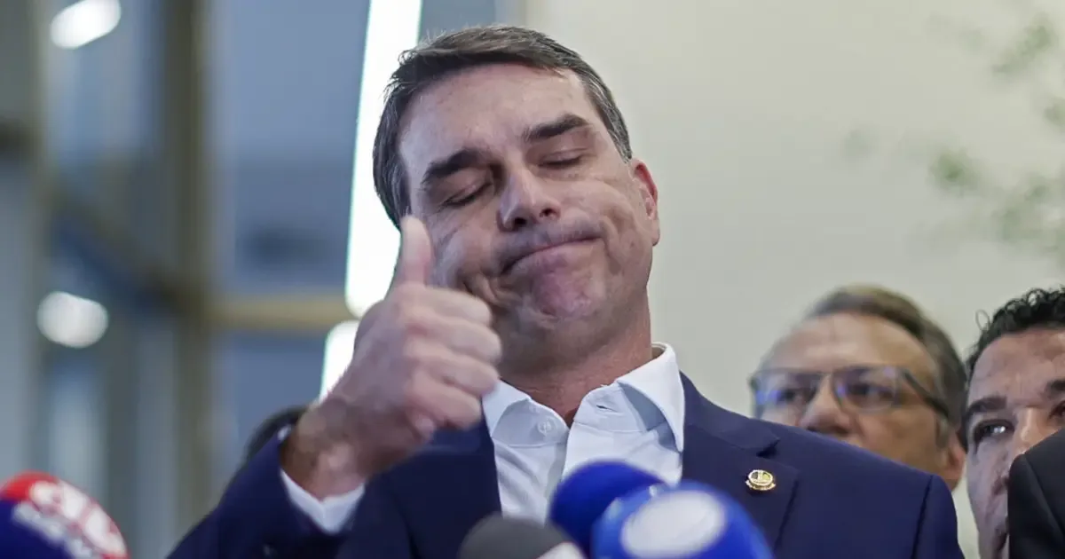 PF aponta contatos de Flávio Bolsonaro com Vorcaro por financiamento de filme