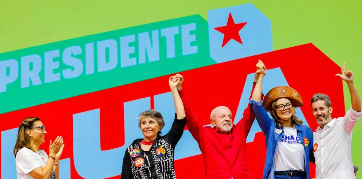 Lula defende soberania brasileira e critica desmonte de políticas públicas
