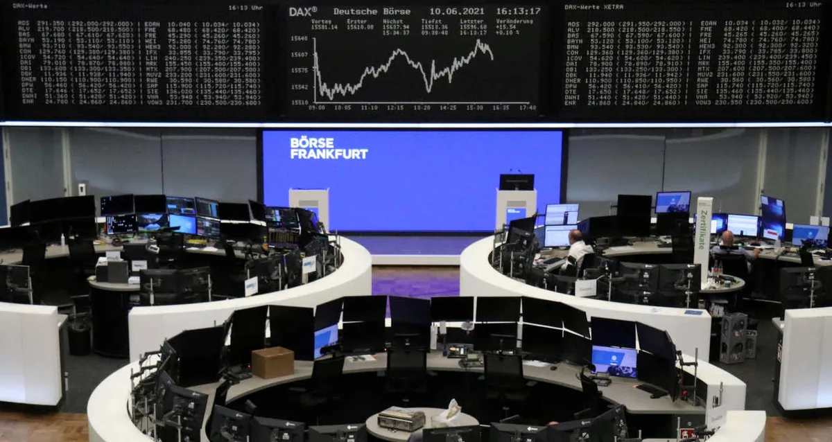 Bolsas europeias encerram perto da estabilidade antes de decisão do BCE