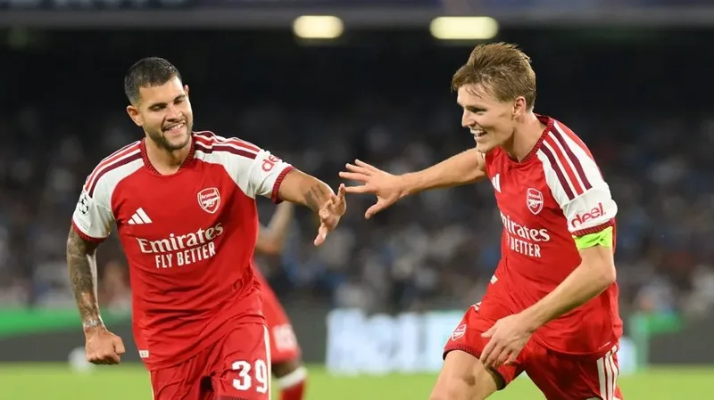 Odegaard decide para o Arsenal após entrada de Bruno Guimarães