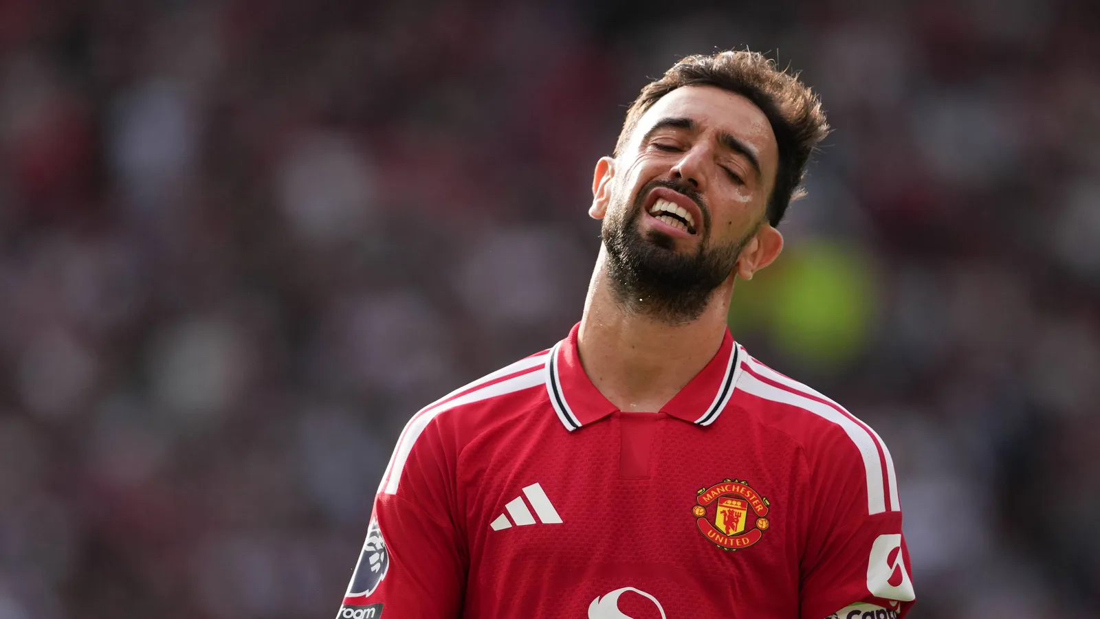 Keane questiona expulsão de Foden após lance com Bruno Fernandes