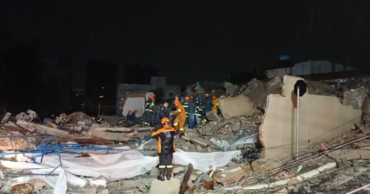 Desabamento de prédio em construção mata duas pessoas na Penha
