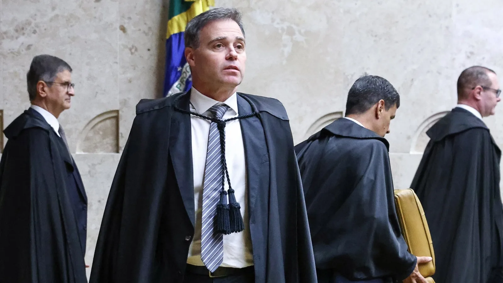Agentes da PF relatam articulação com Mendonça em afastamento de diretores