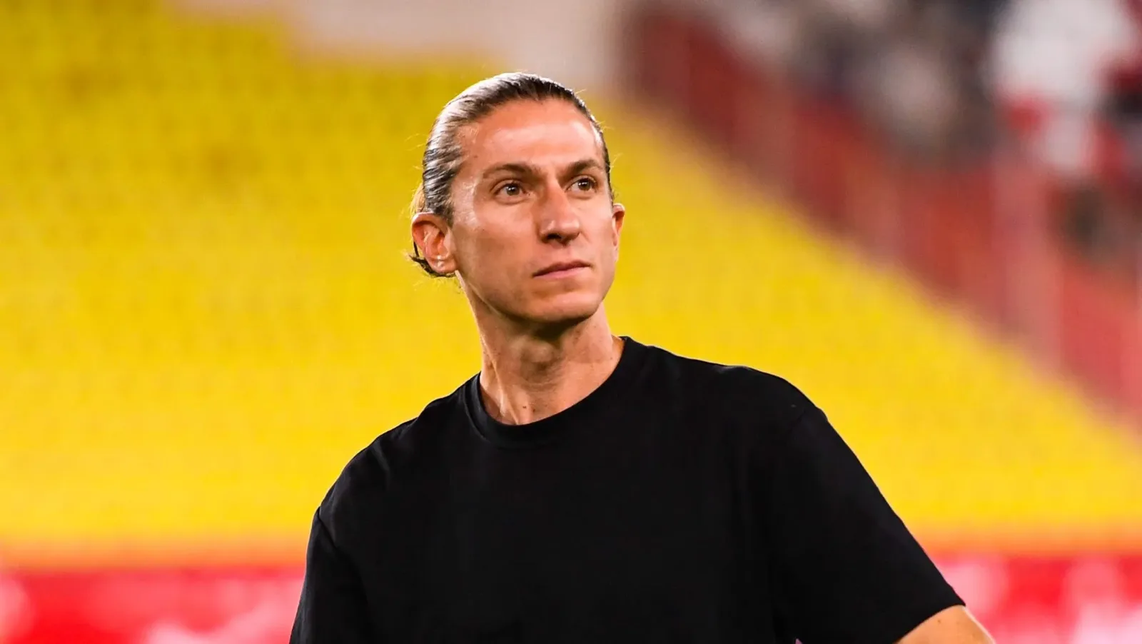 Monaco de Filipe Luís supera restrições e assume liderança provisória na França