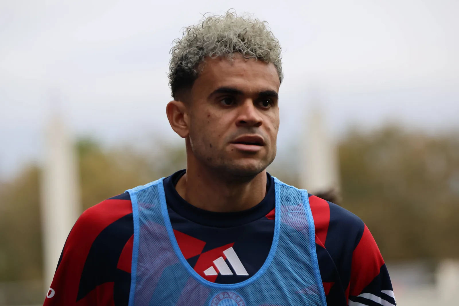 Díaz admite que Bayern ainda não alcançou nível da temporada anterior