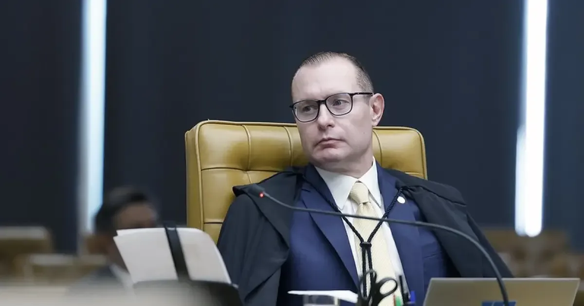 Gabinete de Zanin inicia análise de dados brutos do celular de Vorcaro