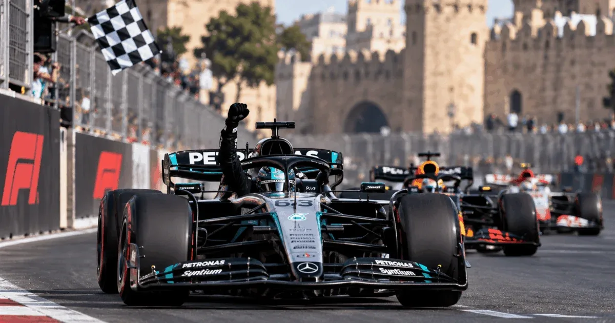 George Russell vence em Baku e reduz vantagem de Kimi Antonelli