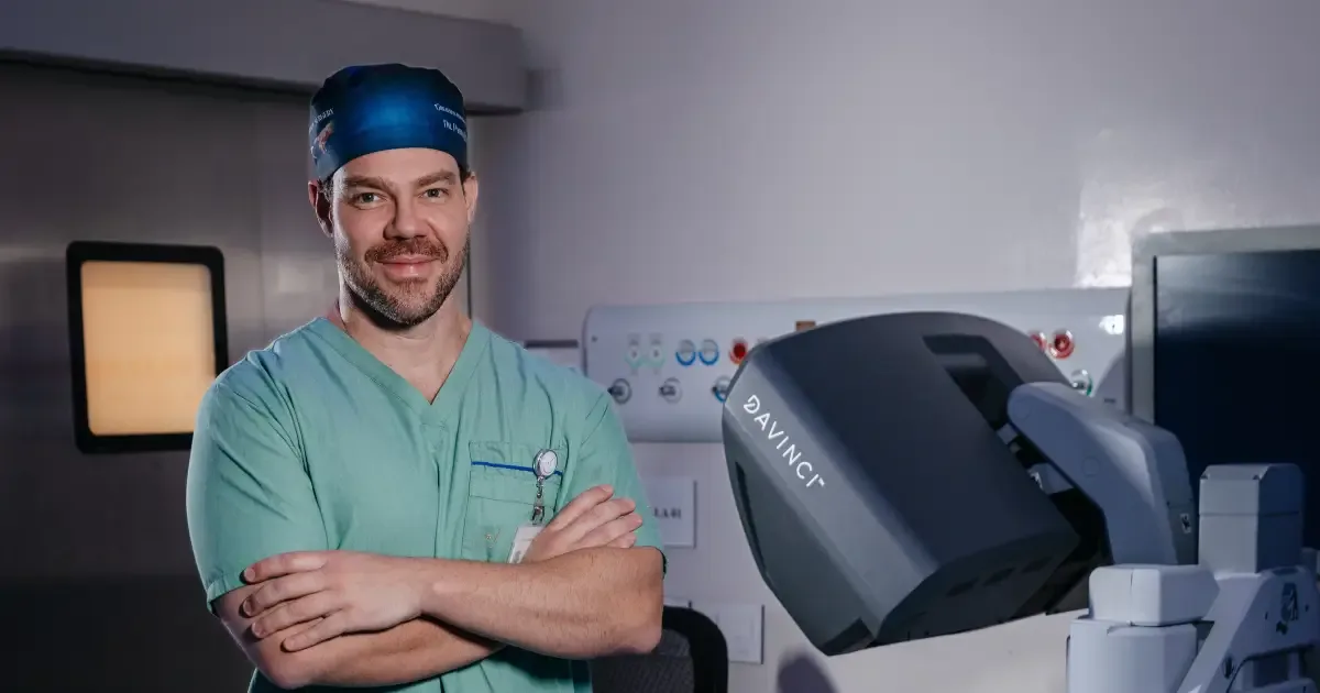 Robô é usado pela primeira vez no Brasil em lifting profundo da face