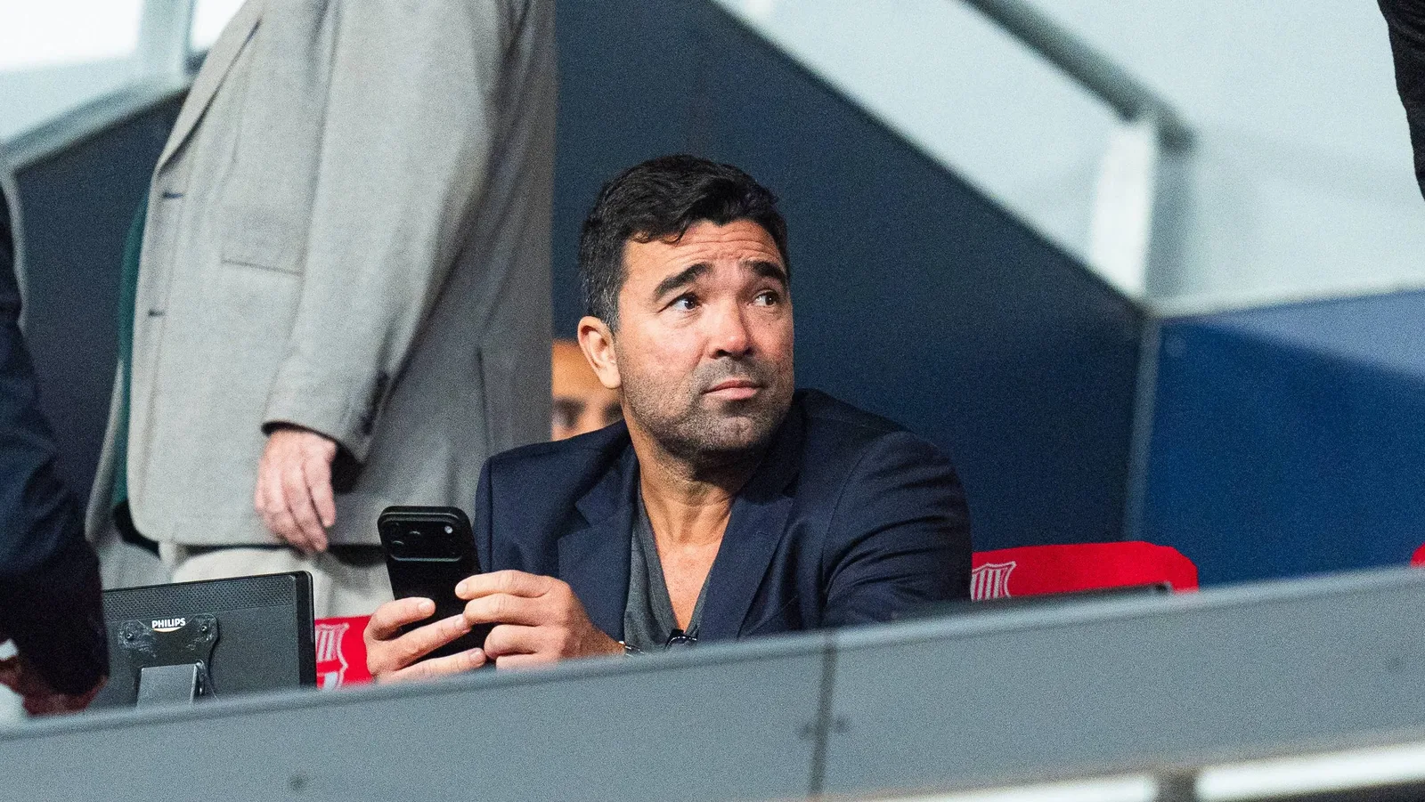 Anthony Gordon amplia alternativas do Barcelona no ataque, diz Deco