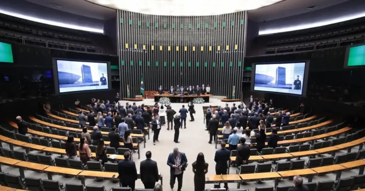 Nikolas Ferreira lidera votação para deputado federal em 2022