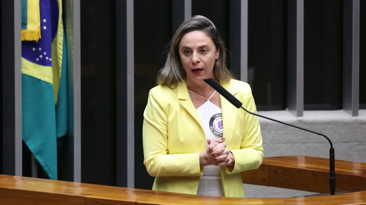 Melchionna pede afastamento de Mendonça em caso envolvendo Vorcaro