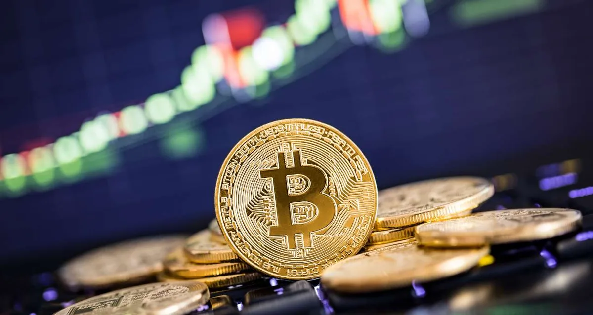 Bitcoin cai 0,66% e opera perto de US$ 80 mil nesta segunda-feira