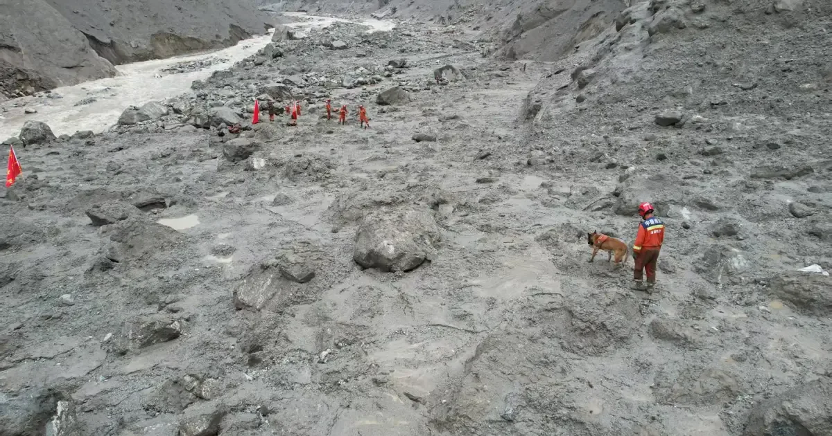 Nepal faz luto nacional após enchentes que deixaram 1.399 mortos