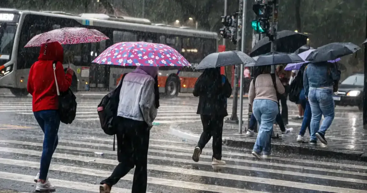 São Paulo tem previsão de chuva e máxima de 21°C nesta terça-feira
