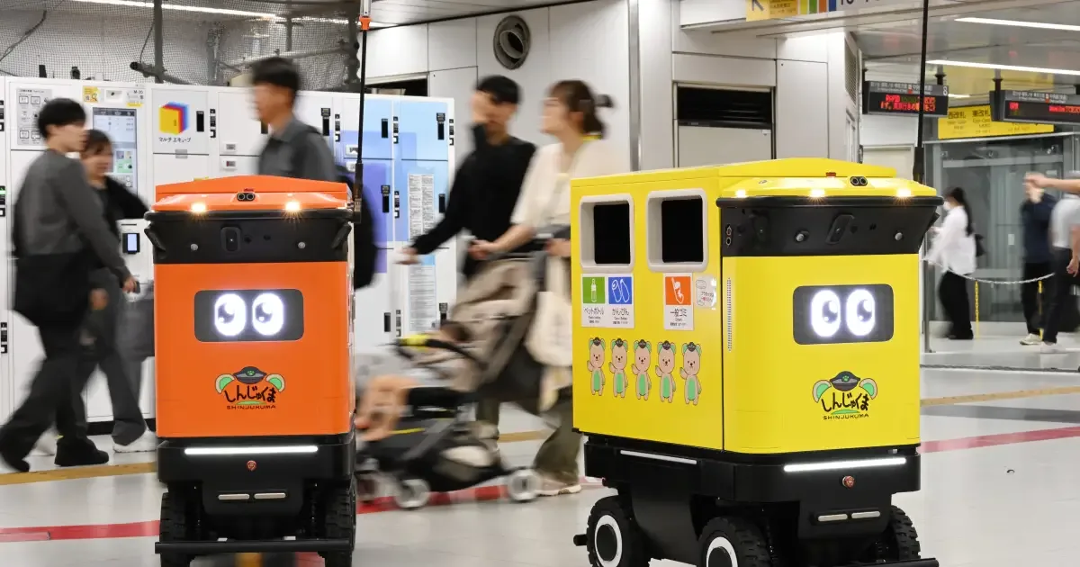 Robôs circulam em corredores subterrâneos da estação Shinjuku para recolher resíduos