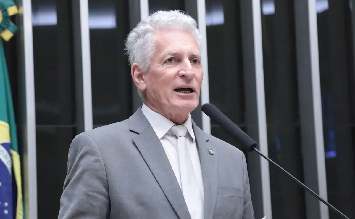 Rogério Correia acusa André Mendonça de tentar barrar apurações da PF