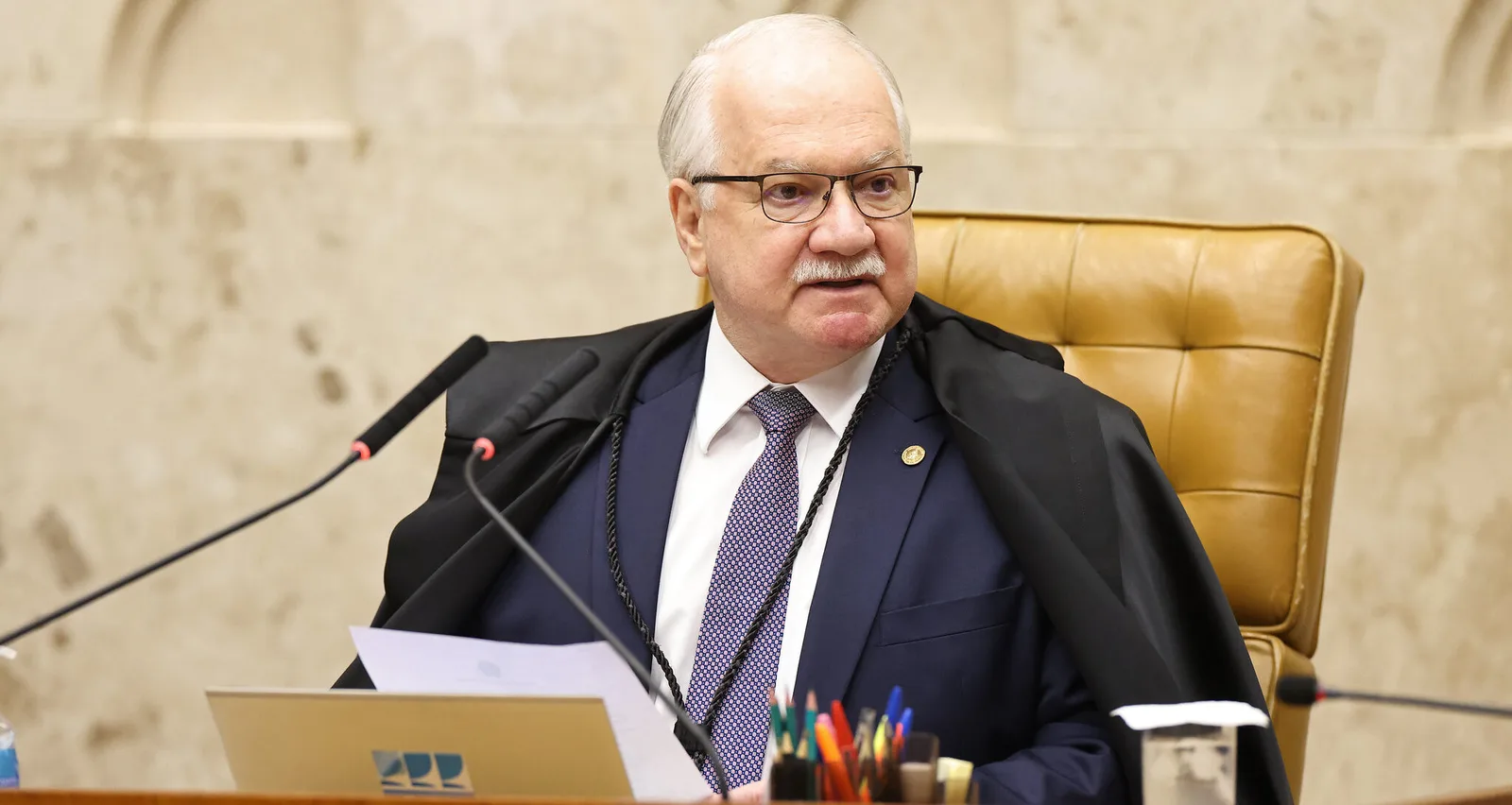 Fachin espera manifestações para definir rito de crise entre ministros do STF