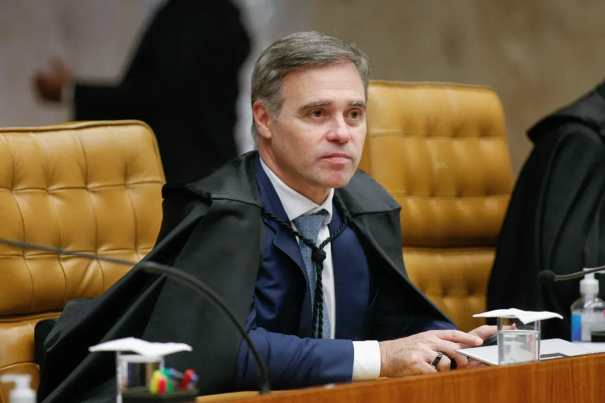 PT critica afastamento de diretores da PF e apoia recurso do governo