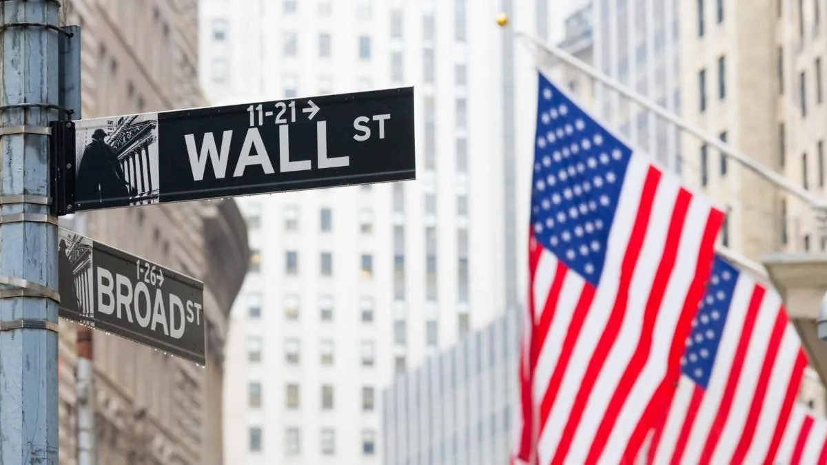 Wall Street recua com petróleo acima de US$ 97 e tensão no Golfo