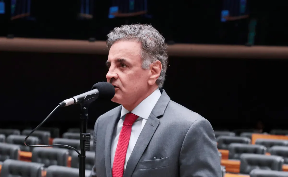 Aécio tem maior rejeição entre políticos avaliados em Minas, com 54,2%