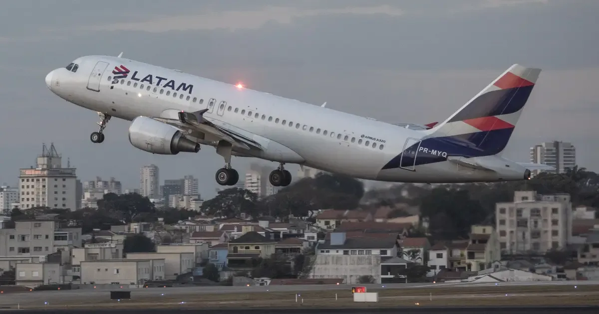 Latam lidera mercado doméstico com menor tarifa média entre grandes aéreas