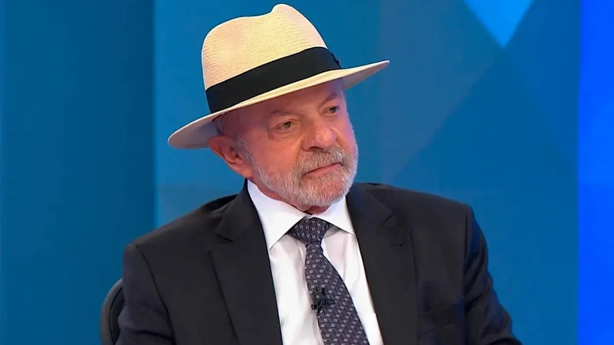 Pesquisa aponta preferência por Lula sobre retorno da família Bolsonaro