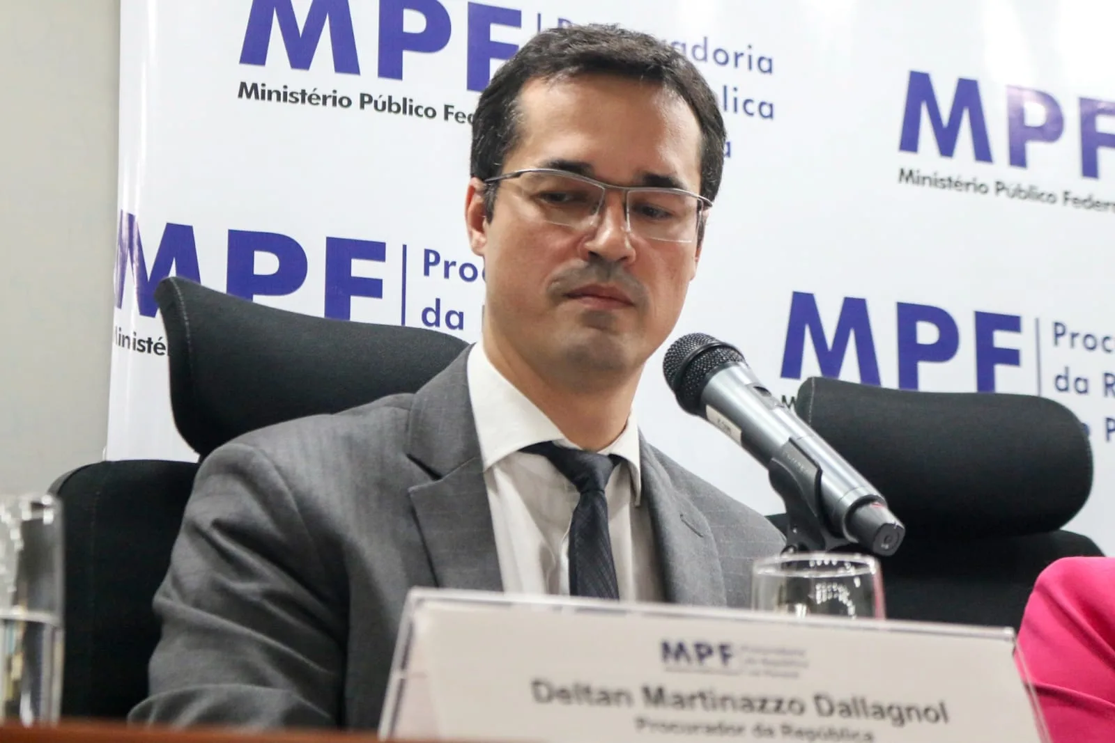 Dallagnol apresenta dados fiscais de Zanin em processo eleitoral