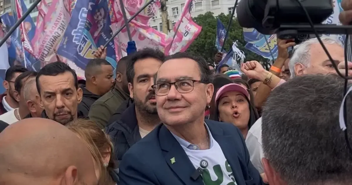 Augusto Cury critica integrantes do STF durante ato em Copacabana