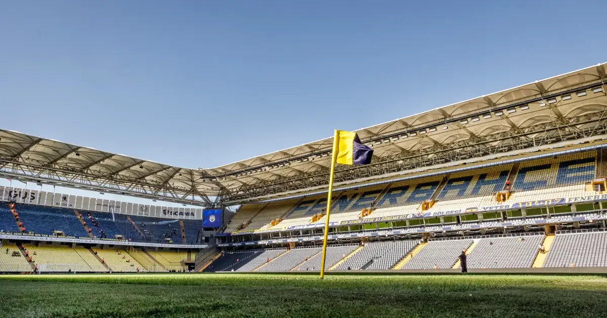Fenerbahçe e Roma estreiam na Champions nesta quinta-feira em Istambul