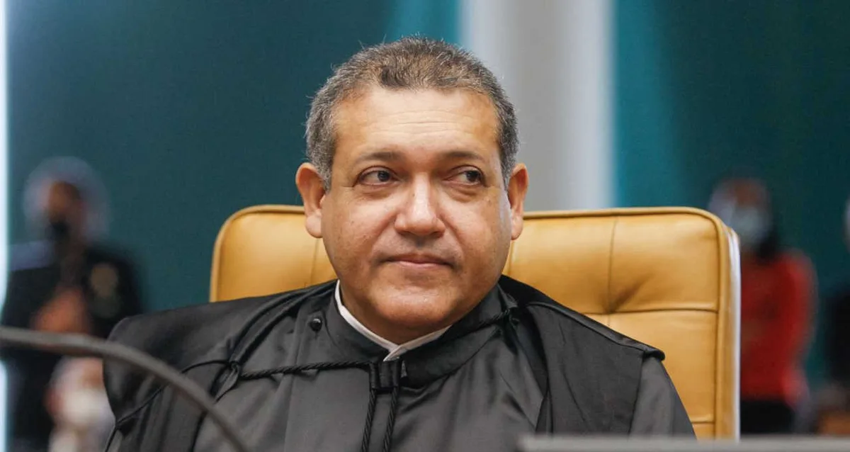 TSE registra troca de urnas e apreensão de dinheiro durante votação