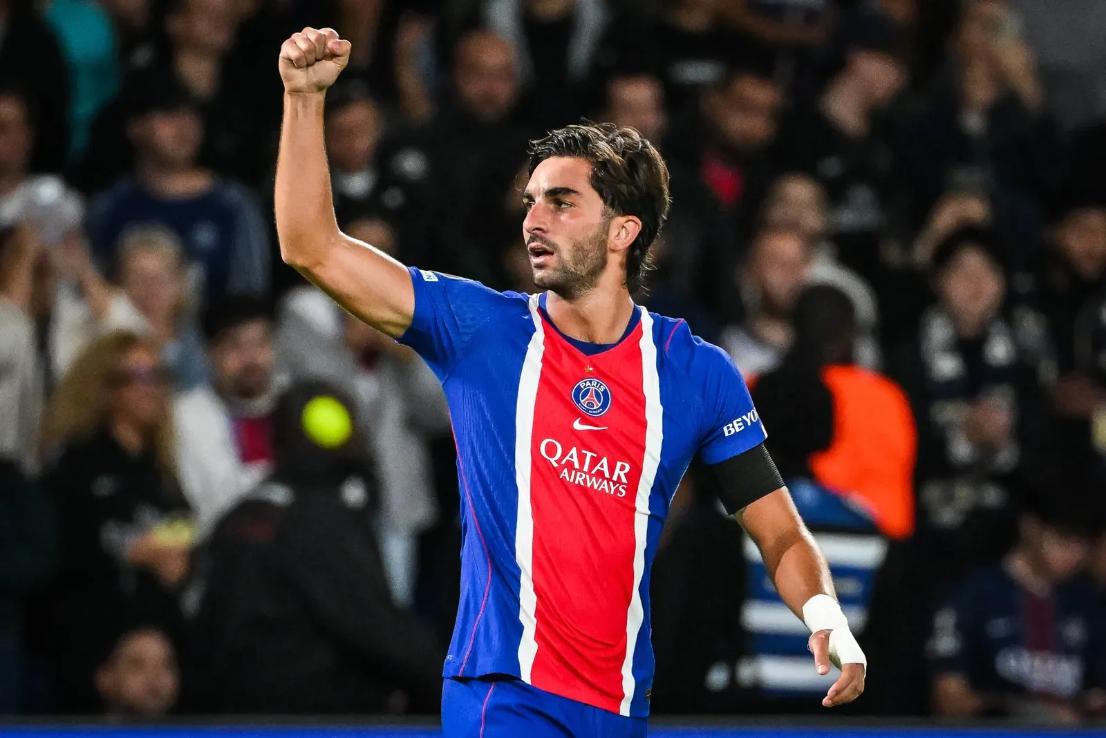 Ferran Torres marca três, e PSG inicia Champions com goleada sobre Slovan