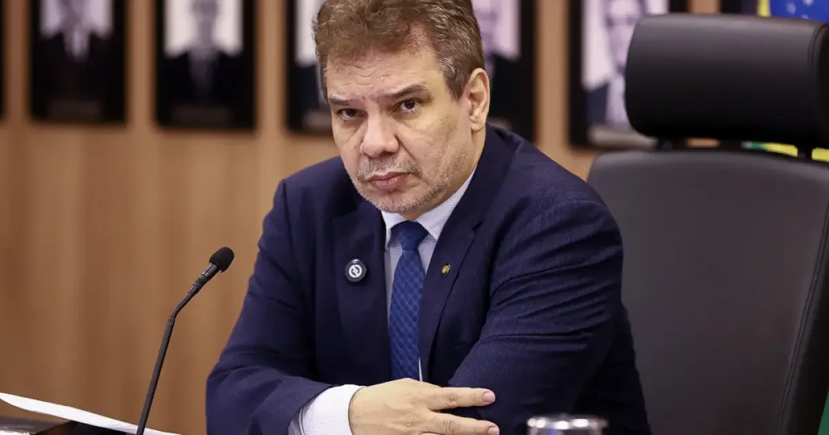 Lula avalia demitir ministro da Justiça após crise envolvendo diretor da PF