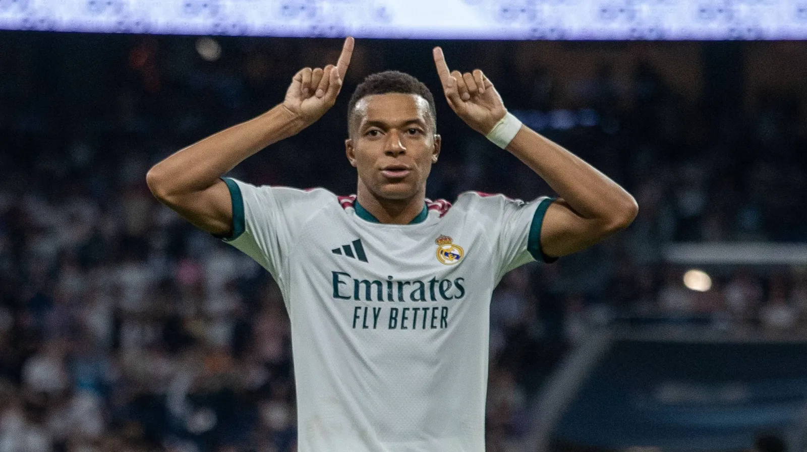 Ex-goleiro espanhol defende Oyarzabal e vê Ruiz e Kane à frente de Mbappé