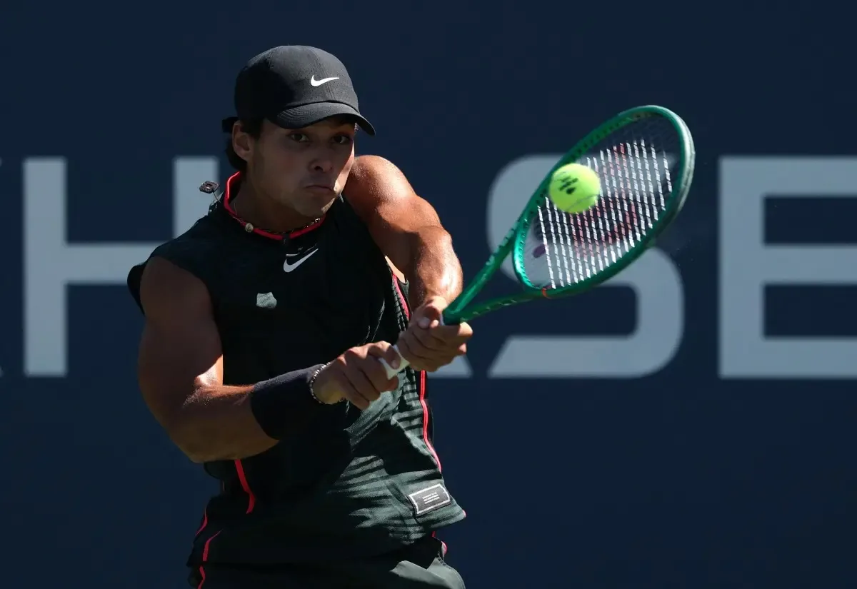 Guto Miguel vence semifinal e disputa final juvenil do US Open