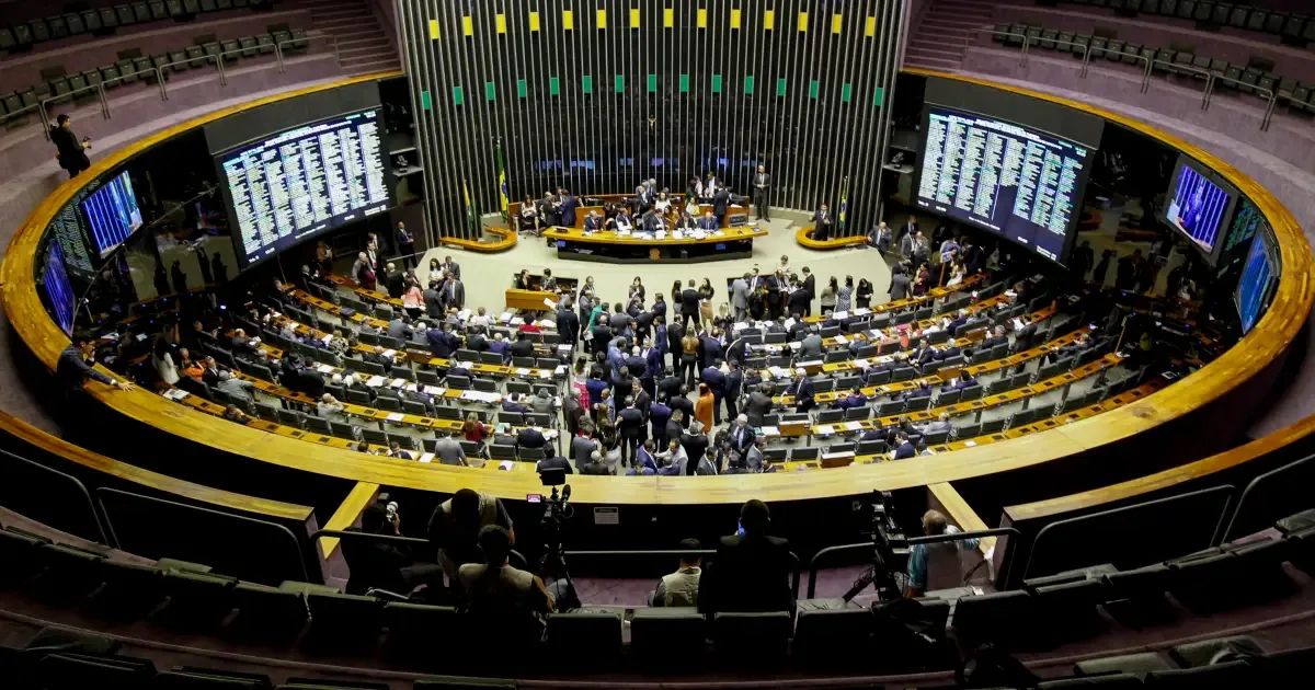 Congresso criou imposto sobre compras internacionais dentro de projeto para carros