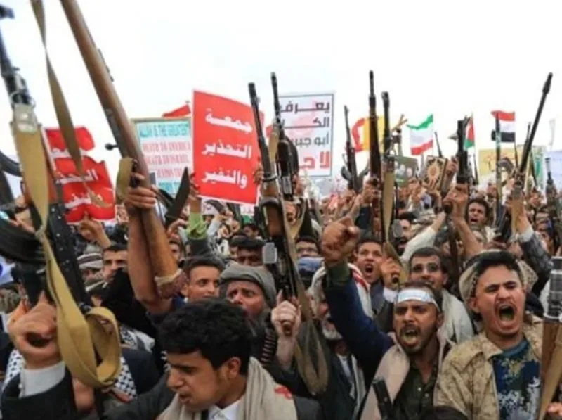Sirenes soam após houthis reivindicarem ataque contra base na Arábia Saudita