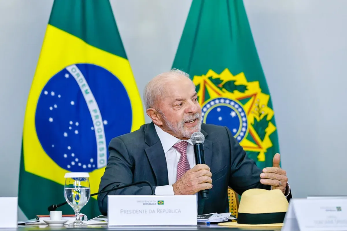 Lula usa Pix e soberania nacional em propaganda contra Flávio Bolsonaro