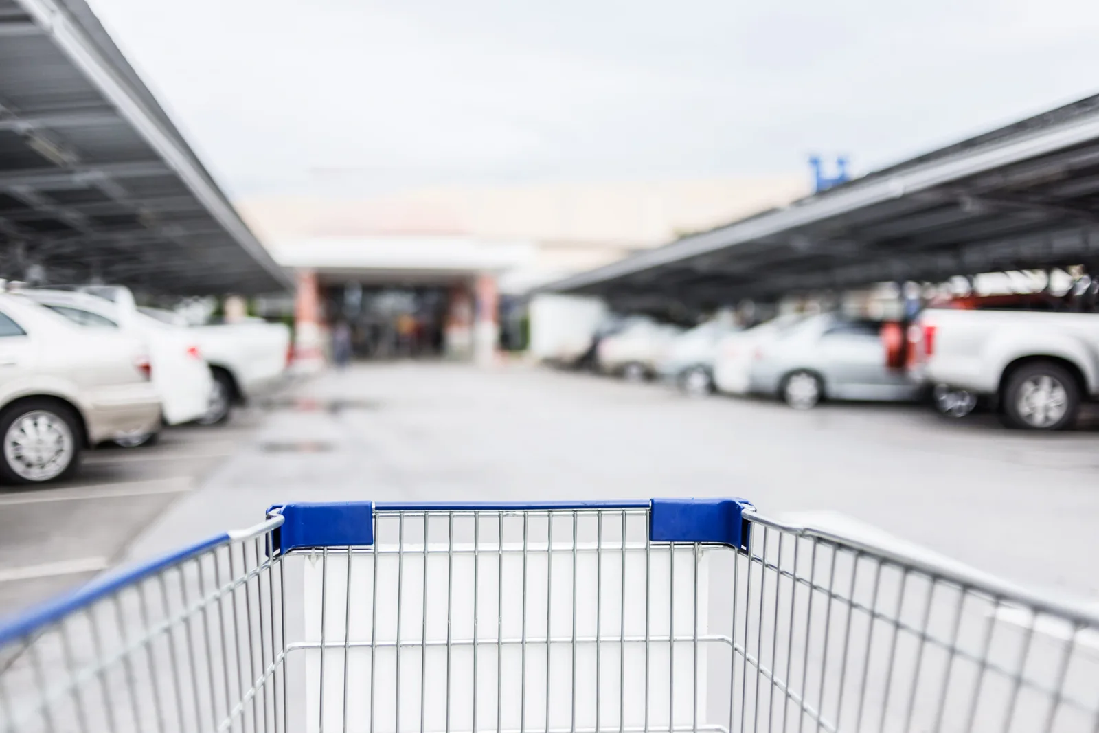 Tribunal reconhece responsabilidade de supermercado por sequestro em estacionamento