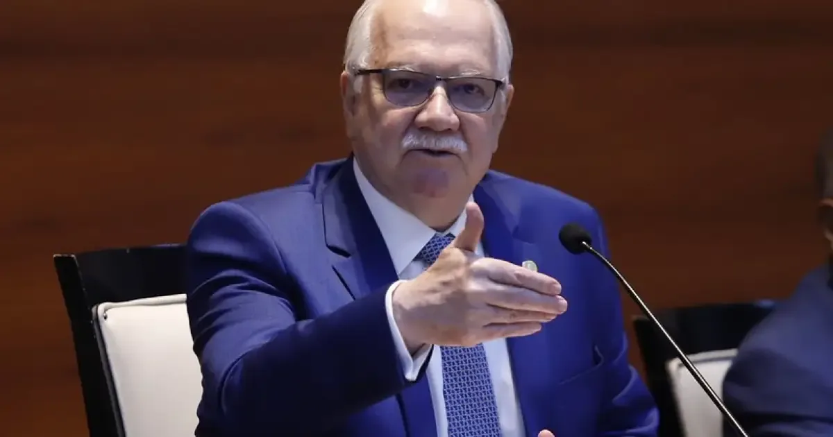 Governo Lula vê alívio após Fachin reduzir tensão no STF